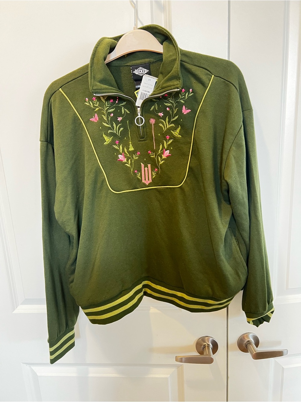 NWT Wicked Green Floral Embroidered Quarter-Zip Pullover